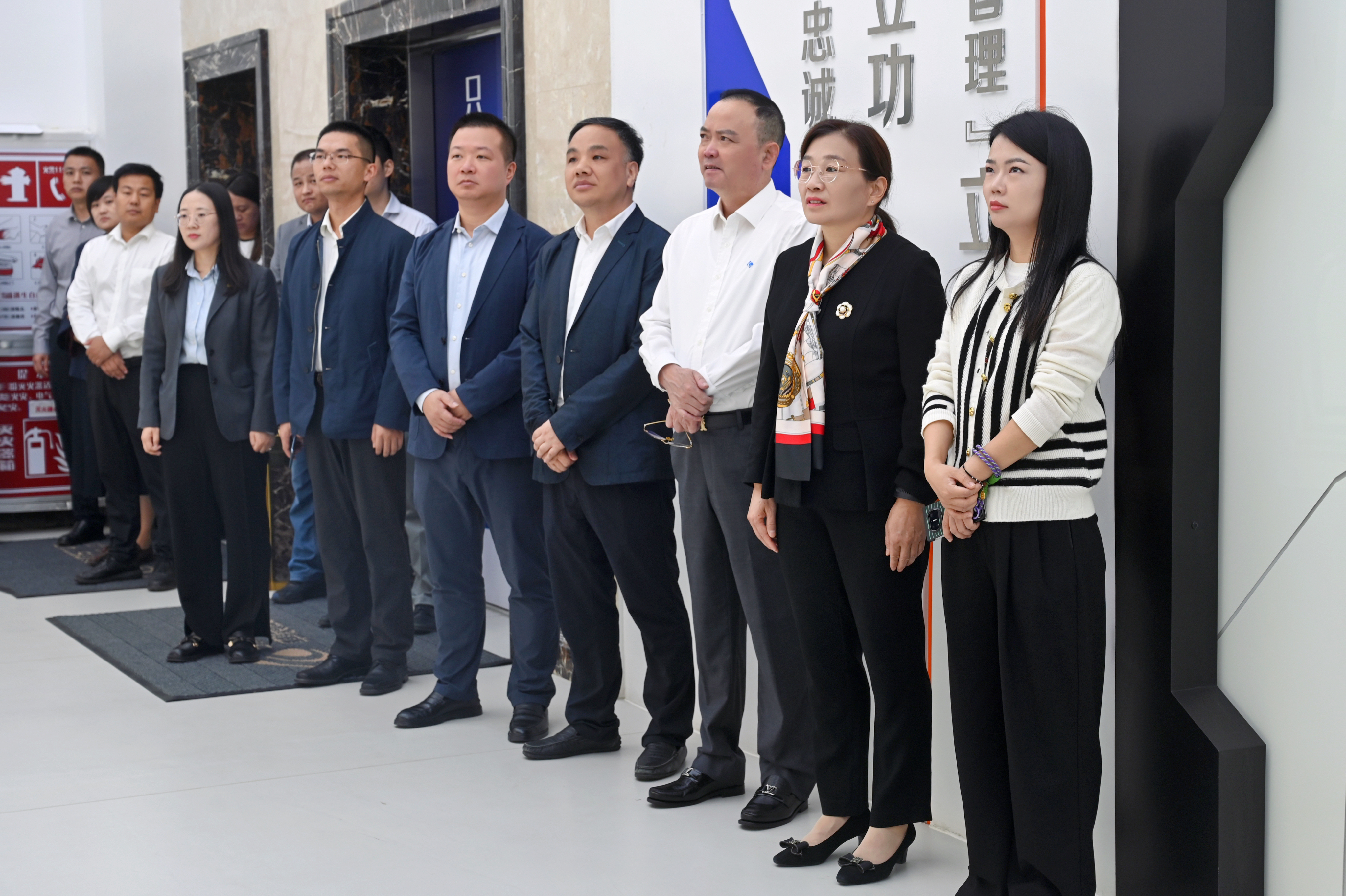 ��ί��ί���м�ί��ǡ��м�ί�����ž�����ӵ��б����ٷ���ҳ�����ɷ�