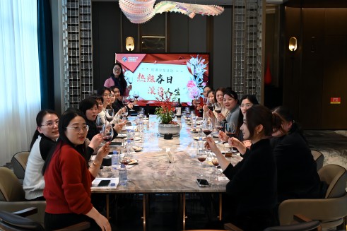 1709879682217479UNO8.jpg DSC_1754(1).jpg